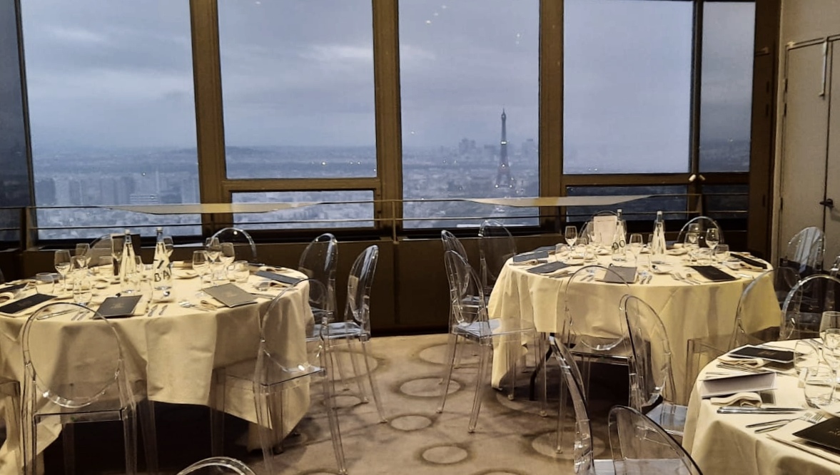 dinner with view of Paris