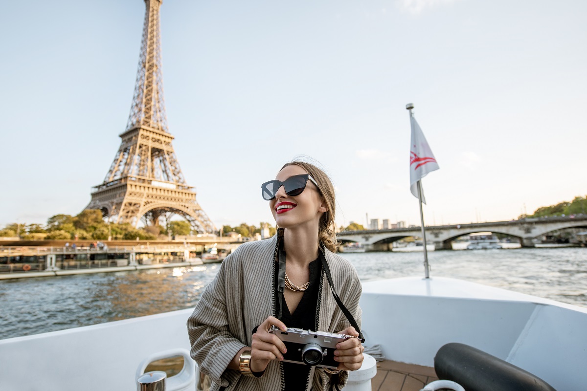 boat tour in Paris