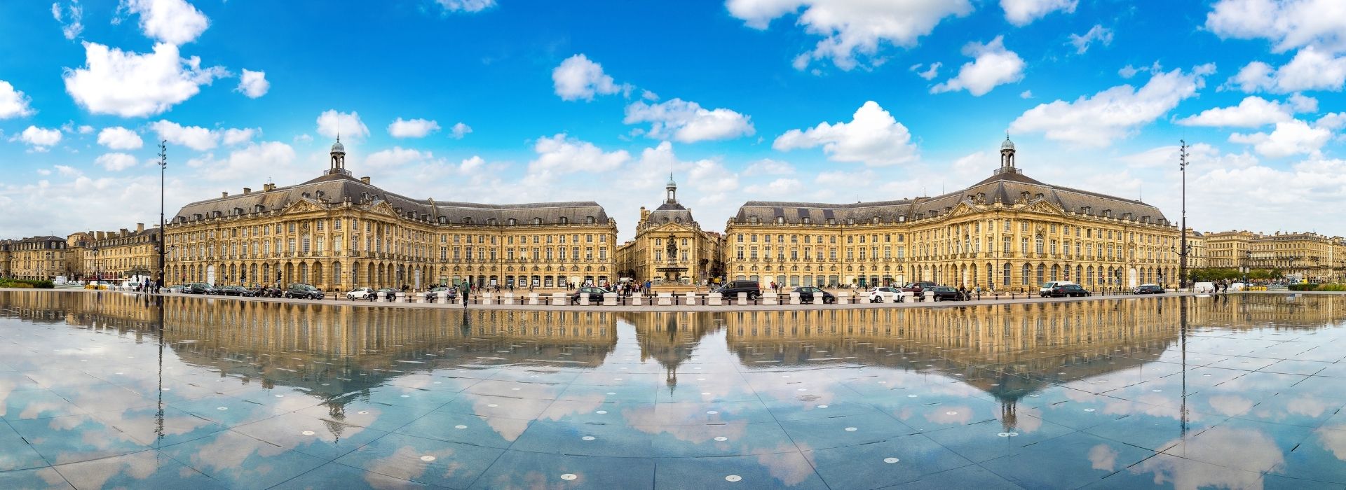 View of Palace and main square in Bordeaux